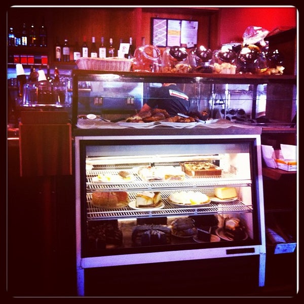 รูปภาพถ่ายที่ Caffe Trieste โดย Evangeline B. เมื่อ 2/27/2012
