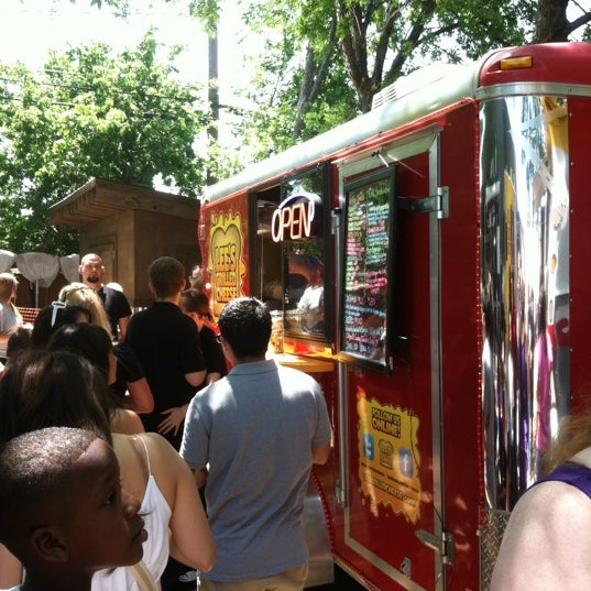 Foto scattata a Fort Worth Food Park da Skip F. il 4/22/2012
