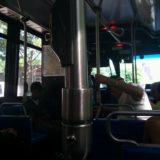 7/25/2012 tarihinde Yahmeela S.ziyaretçi tarafından MTA Bus - Q69'de ç...