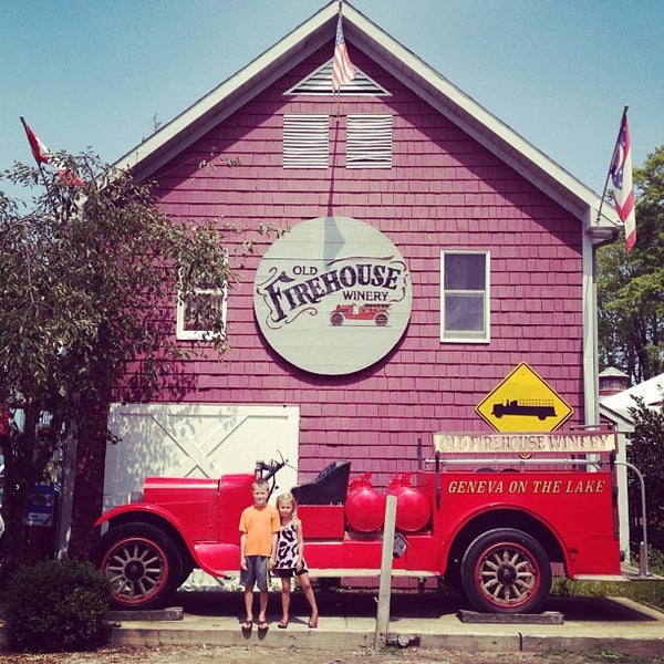 Foto tirada no(a) Old Firehouse Winery por Kyle em 8/16/2012