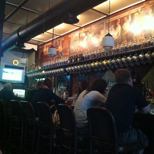 Foto tirada no(a) The Brewery @ Dutch Ale House por Frank C. em 9/3/2012