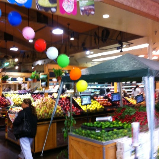 Foto scattata a Northgate Gonzalez Markets da Ricardo V. il 6/9/2012