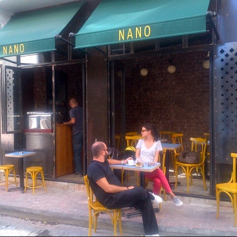 Foto tirada no(a) Nano Cafe por Burak U. em 8/30/2012