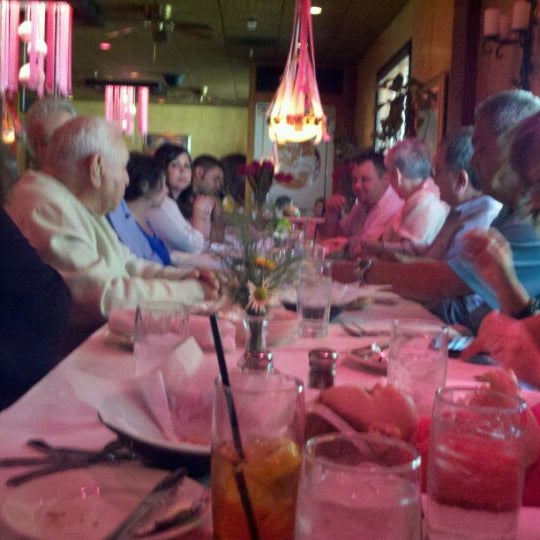 4/8/2012에 Michael B.님이 Cascone&#39;s Italian Restaurant에서 찍은 사진