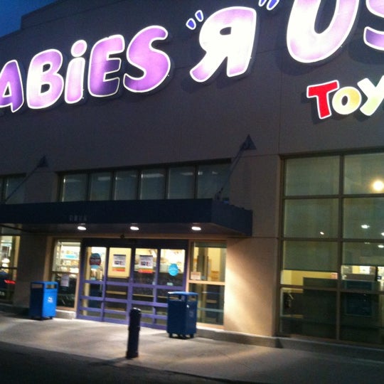 Photo taken at Babies R Us by Doreen B. on 8/2/2012