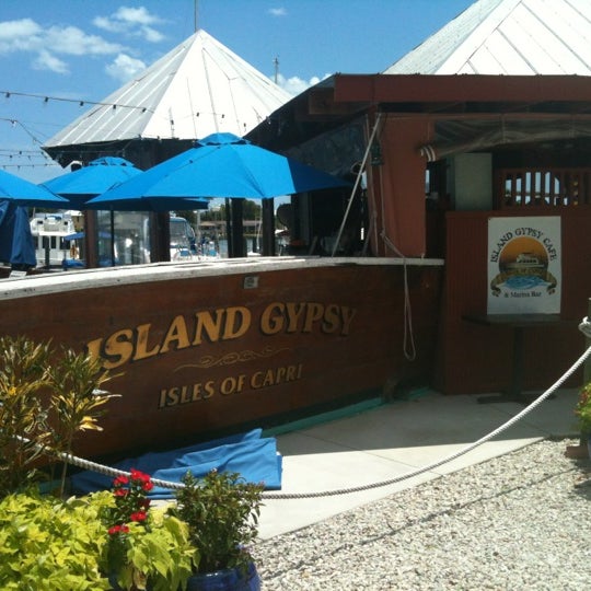 รูปภาพถ่ายที่ Island Gypsy Cafe โดย Glenn W. เมื่อ 6/16/2012