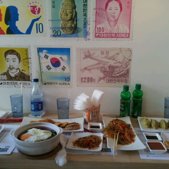 Снимок сделан в Ñam Ñam Korean Snack Cuisine пользователем Carlos M. 7/26/2012