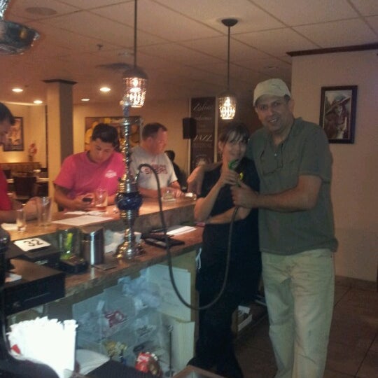 6/7/2012に33_PeppersがZodiac Bar &amp; Grillで撮った写真