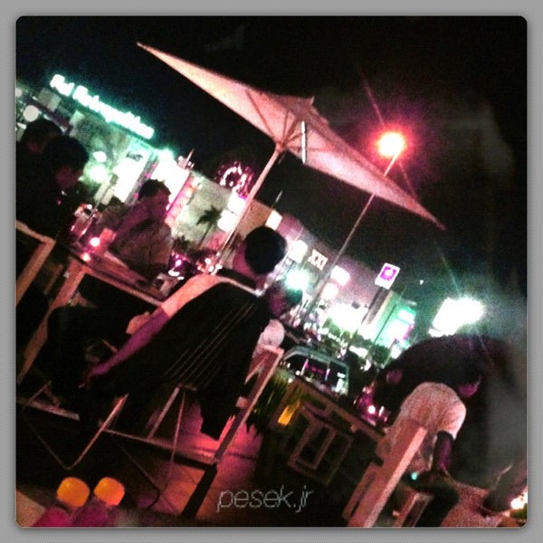 Foto scattata a Burger &amp; Grill da Tuan Pesek J. il 7/3/2012