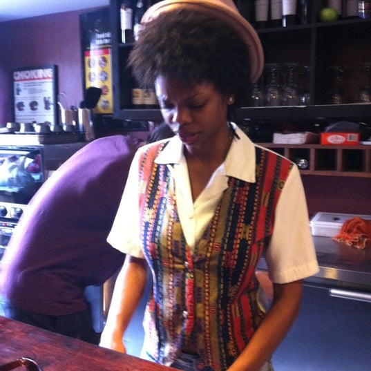 3/23/2012 tarihinde Manon B.ziyaretçi tarafından Cocoa Bar'de çekilen fotoğraf