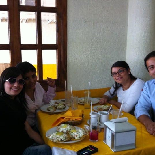 5/2/2012にLeo G.がLa Calle Restauranteで撮った写真