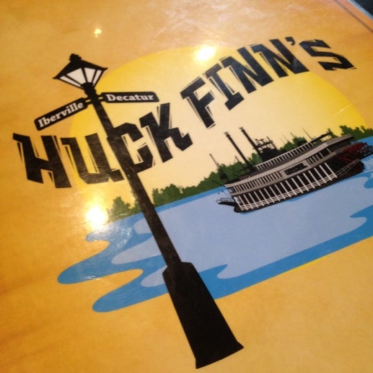 Foto tirada no(a) Huck Finn&#39;s Cafe por Mike P. em 4/16/2012