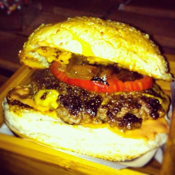 Hamburger @ EAT*BOX Besiktas Istanbul (12.5TL)