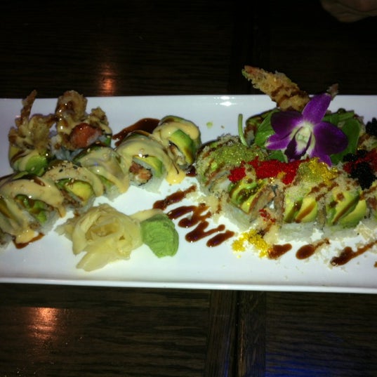 รูปภาพถ่ายที่ Sakura Garden Japanese Cuisine โดย Yanina V. เมื่อ 5/16/2012