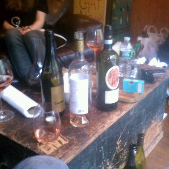 4/28/2012にEast Village EatsがAlphabet City Wine Companyで撮った写真