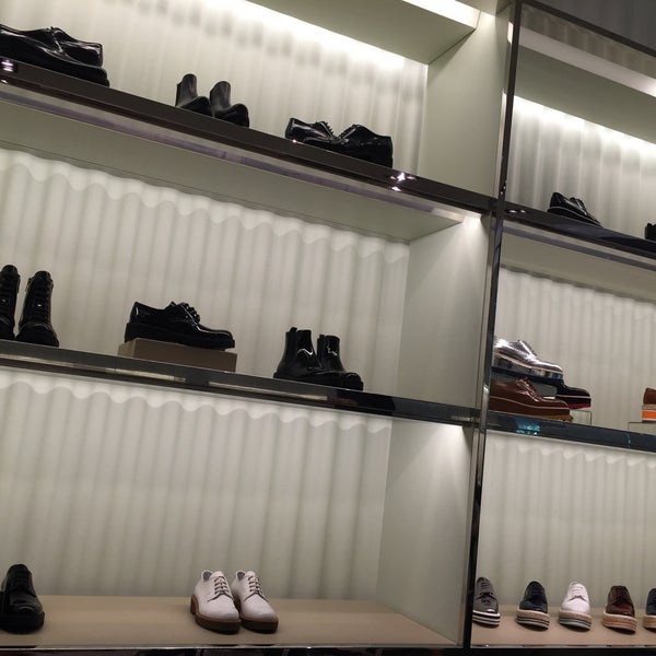 Пальма де Майорка магазин Prada