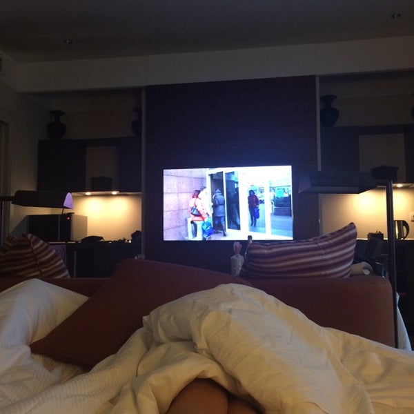 Foto diambil di Milan Suite Hotel oleh Inga O. pada 11/30/2014