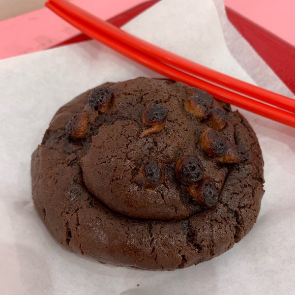 รูปภาพถ่ายที่ World&#39;s Best Cookie Dough โดย puibum w. เมื่อ 9/4/2019