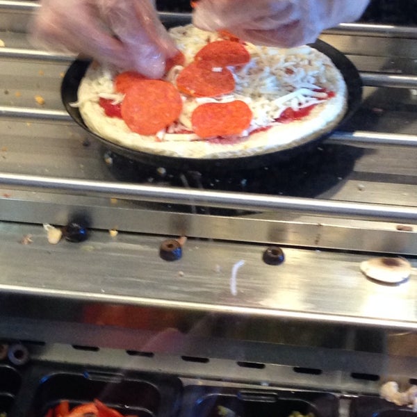 9/30/2013にDennis Y.がPie Five Pizzaで撮った写真