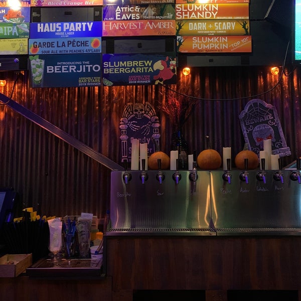 10/25/2019にRob S.がSomerville Brewing (aka Slumbrew) Brewery + Taproomで撮った写真