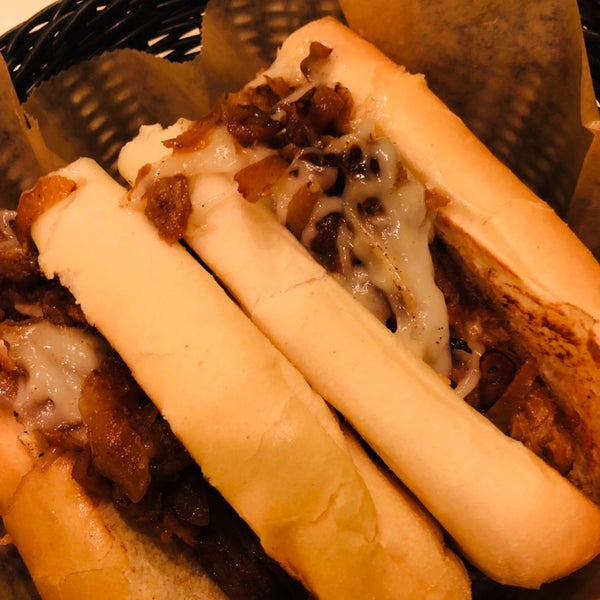 Vegan Philly cheesesteak was tasty. Super fresh bread. Servers were nice and it’s a fun vibe.