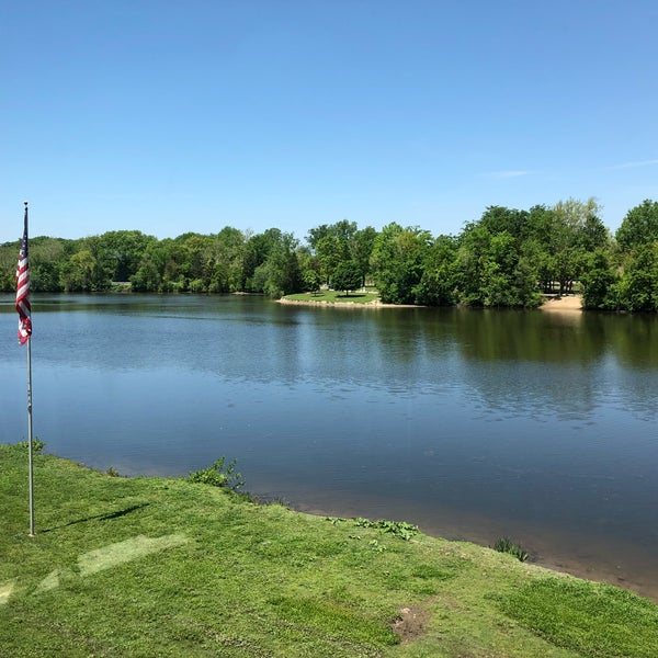 lake pointe yacht club in livonia