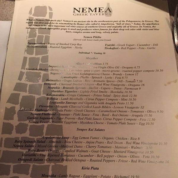 2/22/2015 tarihinde Trish H.ziyaretçi tarafından Nemea Greek Taverna'de çekilen fotoğraf
