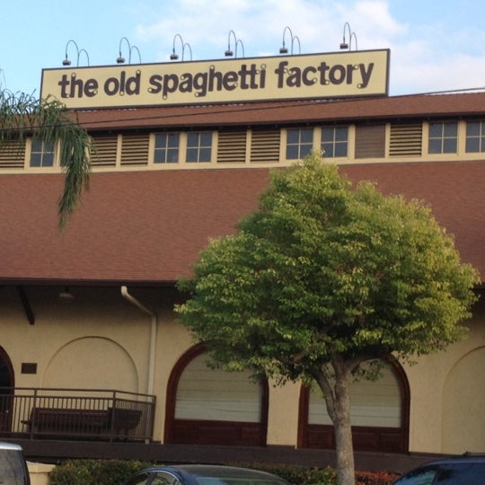 Das Foto wurde bei The Old Spaghetti Factory von Greg T. am 10/21/2012 aufgenommen