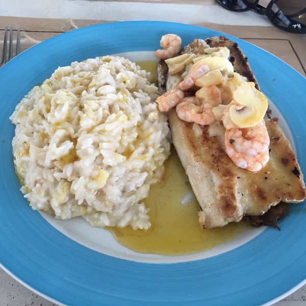 Foto scattata a Martinez Restaurante da Letícia F. il 2/21/2016