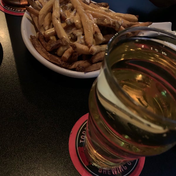 Photo taken at Hudson&#39;s Southside Tap by Chelsea D. on 1/5/2019