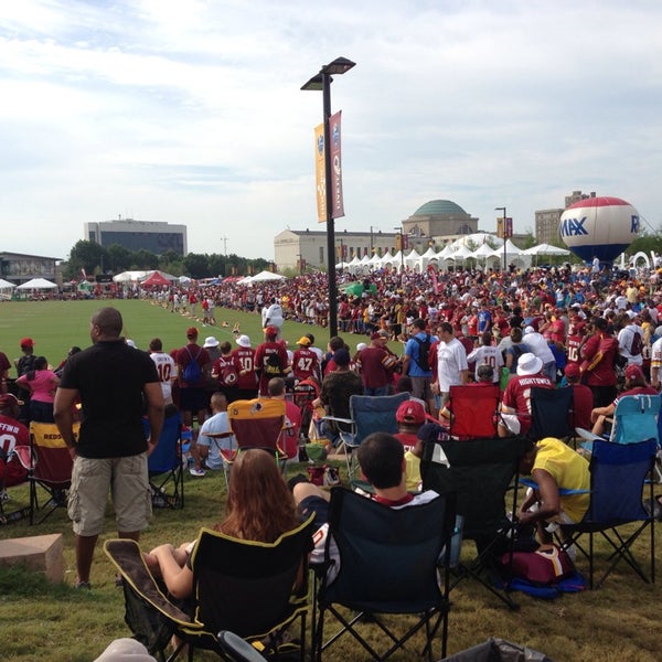 Foto scattata a Bon Secours Washington Redskins Training Center da Andrew M. il 8/3/2013