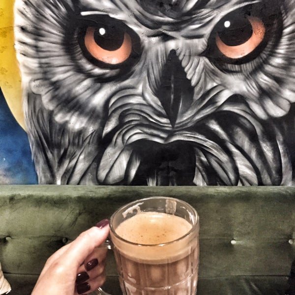 Photo taken at Muggle’s Coffee Roastery Özlüce by Emel Ö. on 3/4/2019