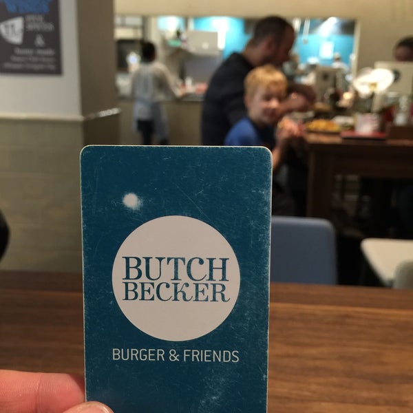 Foto scattata a BUTCH BECKER Restaurant &amp; Bar da Alexey M. il 12/30/2014