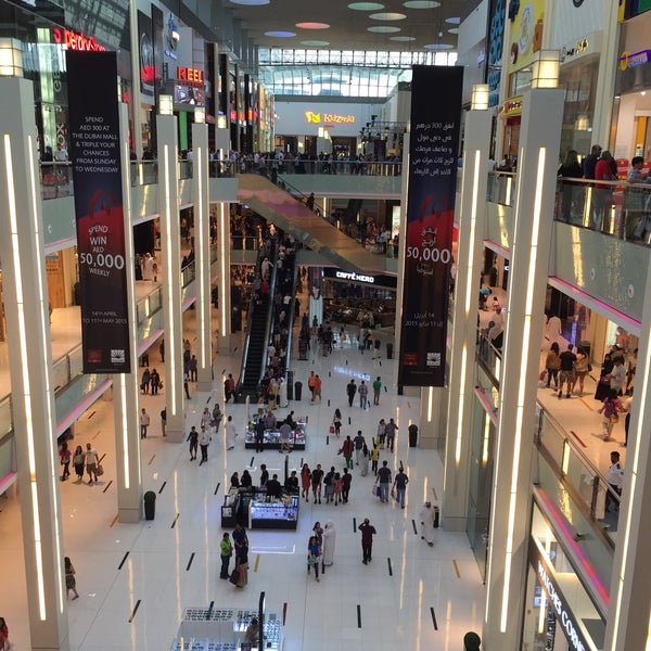 รูปภาพถ่ายที่ The Dubai Mall โดย Faisal J. เมื่อ 4/24/2015