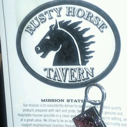 Das Foto wurde bei The Rusty Horse von Local Ruckus KC am 10/20/2012 aufgenommen