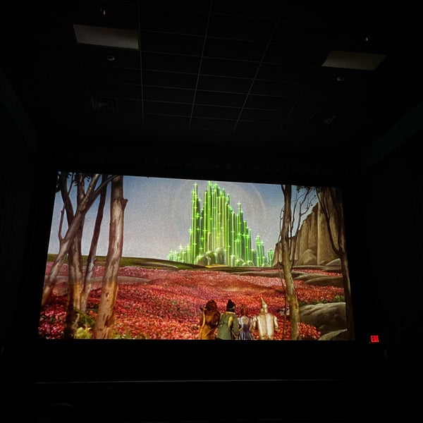 Carousel Cinemas at Alamance Crossing 1921 ziyaretçidan 24 tavsiye