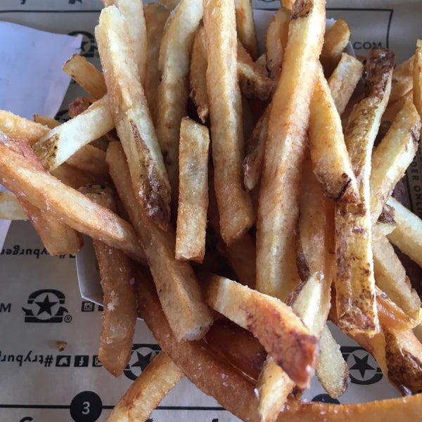 Burgerfi Peachtree Corners Ga Burgerfi Restaurant And Burger Joint Peachtree Corners