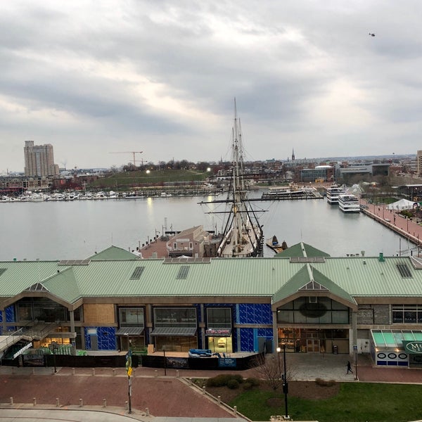 รูปภาพถ่ายที่ Renaissance Baltimore Harborplace Hotel โดย Nathan เมื่อ 4/9/2018