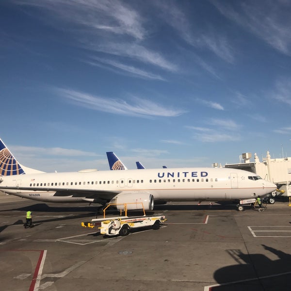 4/18/2017 tarihinde Dave S.ziyaretçi tarafından Denver Uluslararası Havalimanı (DEN)'de çekilen fotoğraf