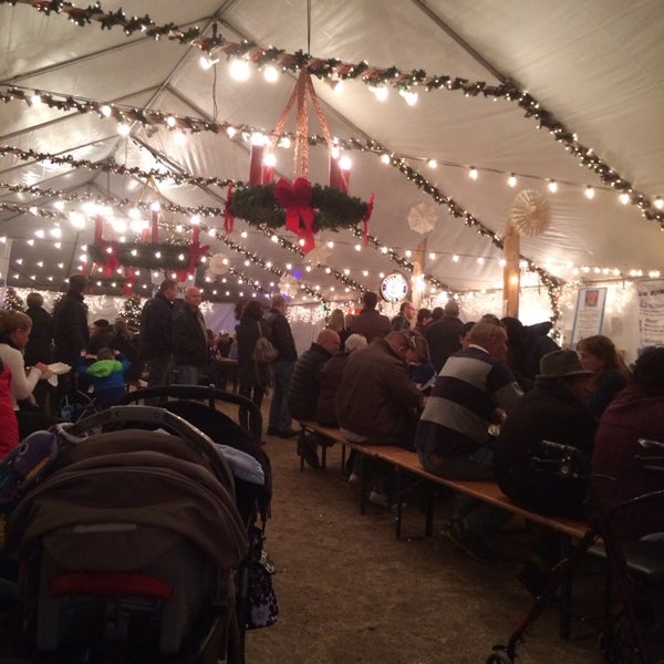 11/29/2013 tarihinde Dave S.ziyaretçi tarafından Denver Christkindl Market'de çekilen fotoğraf