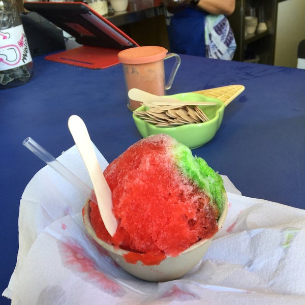 Photo taken at Local Boys Shave Ice - Kihei by Dave S. on 2/8/2016