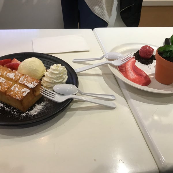 Foto tomada en Spot Dessert Bar  por Long C. el 2/26/2018