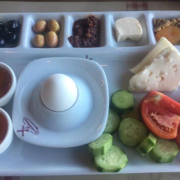 Foto diambil di Tellioğlu Değirmen Cafe &amp; Restaurant oleh İsmail A. pada 8/13/2019