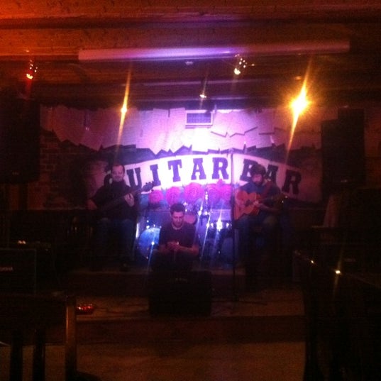 1/22/2013에 Mashka K.님이 Guitar Bar에서 찍은 사진