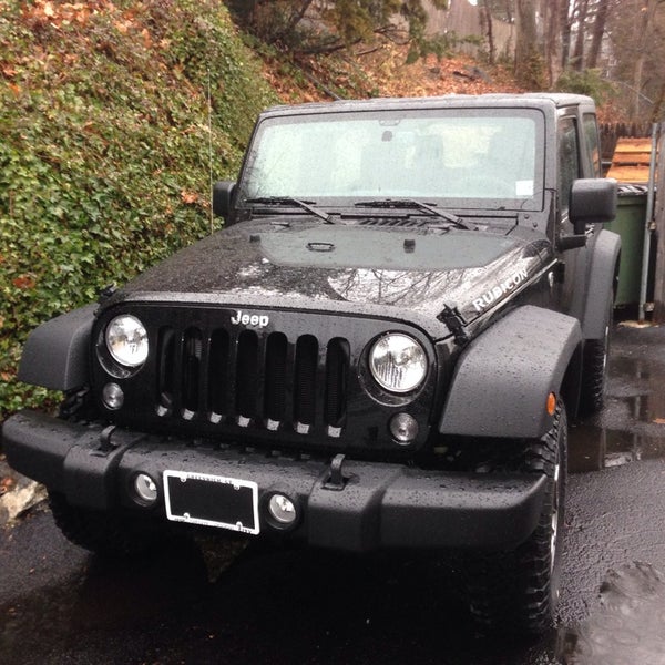 Jeep Chrysler Dodge City Car Dealership in Greenwich
