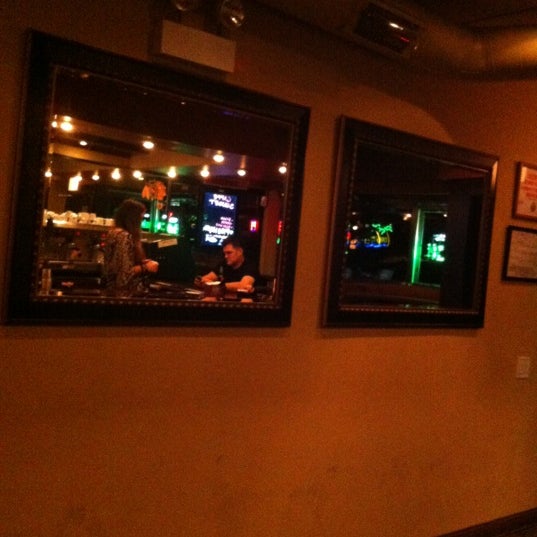 Das Foto wurde bei Sunset Pho Caffe von Alia am 11/3/2012 aufgenommen