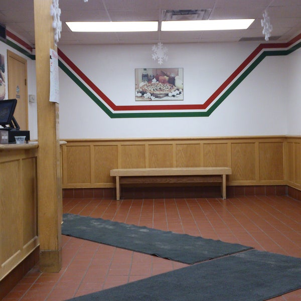Giresi's Pizza Factory Pizzeria in Sarnia
