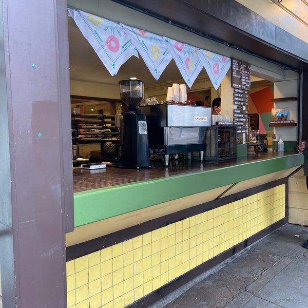 1/24/2021 tarihinde Michelle L.ziyaretçi tarafından Dynamo Donut &amp; Coffee'de çekilen fotoğraf