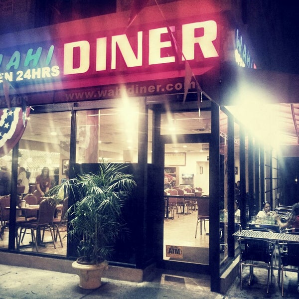 Foto tirada no(a) Wahi Diner por Dan P. em 8/5/2013