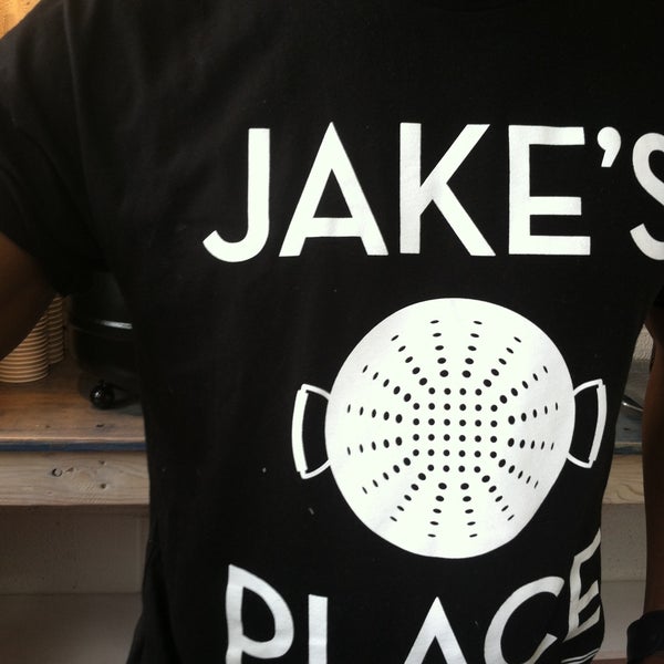 Photo prise au Jake&#39;s Place par Cameron W. le8/9/2013